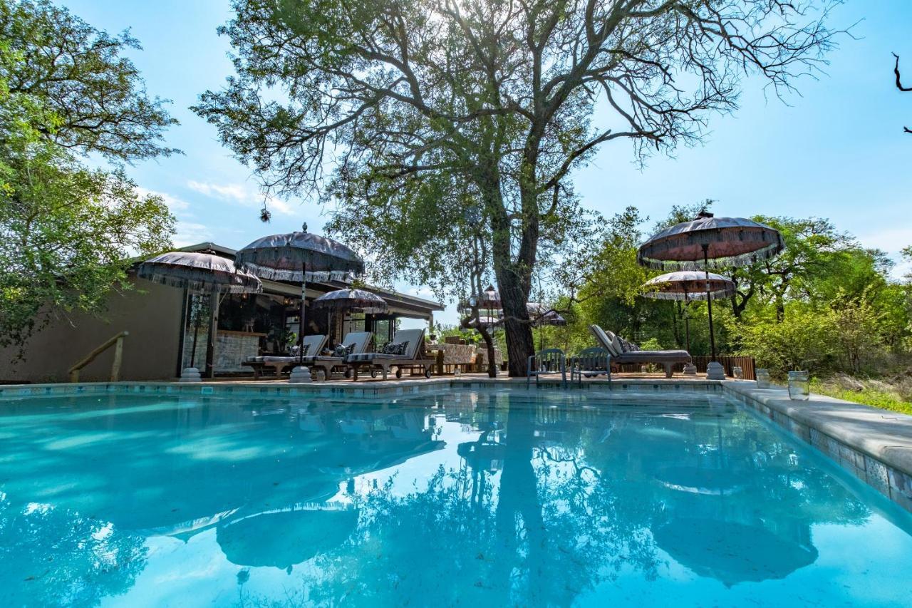 Safari Moon Luxury Bush Lodge Ходспруит Екстериор снимка