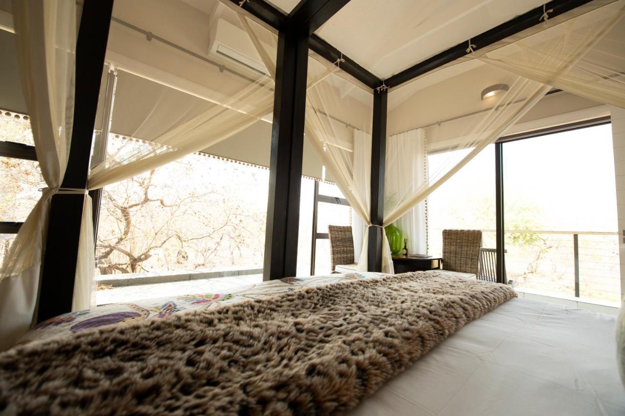 Safari Moon Luxury Bush Lodge Ходспруит Екстериор снимка