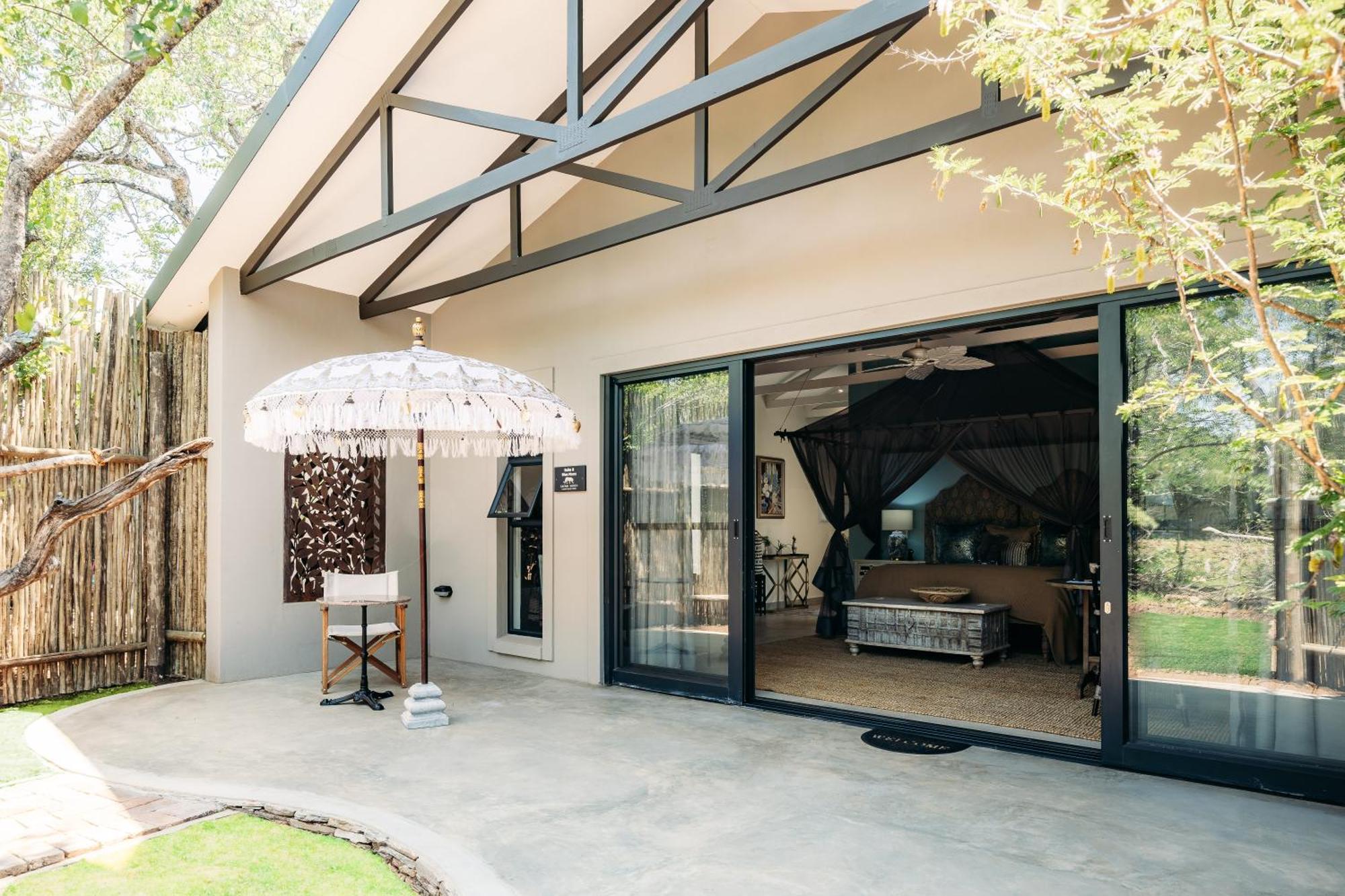 Safari Moon Luxury Bush Lodge Ходспруит Екстериор снимка