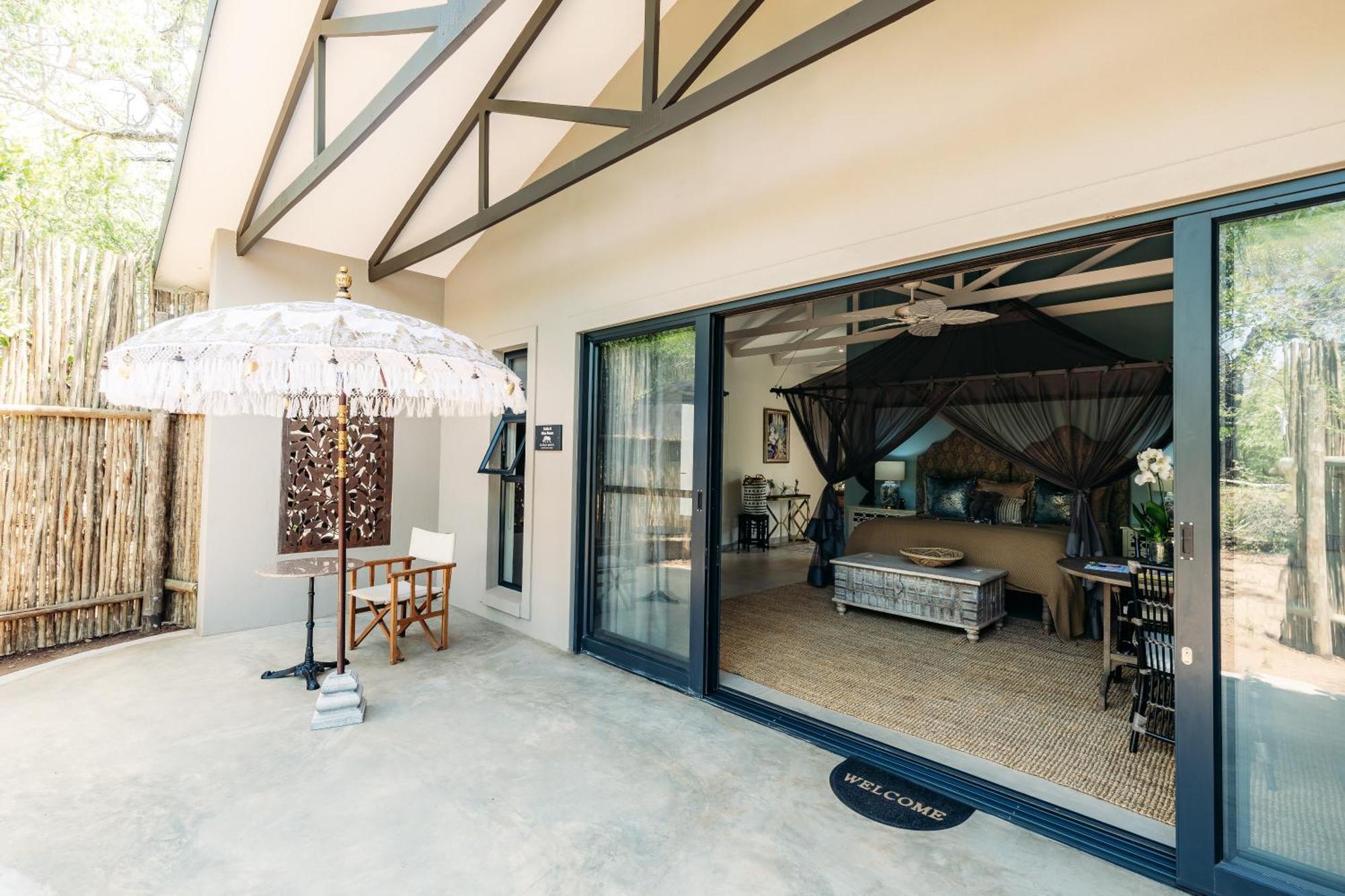 Safari Moon Luxury Bush Lodge Ходспруит Екстериор снимка