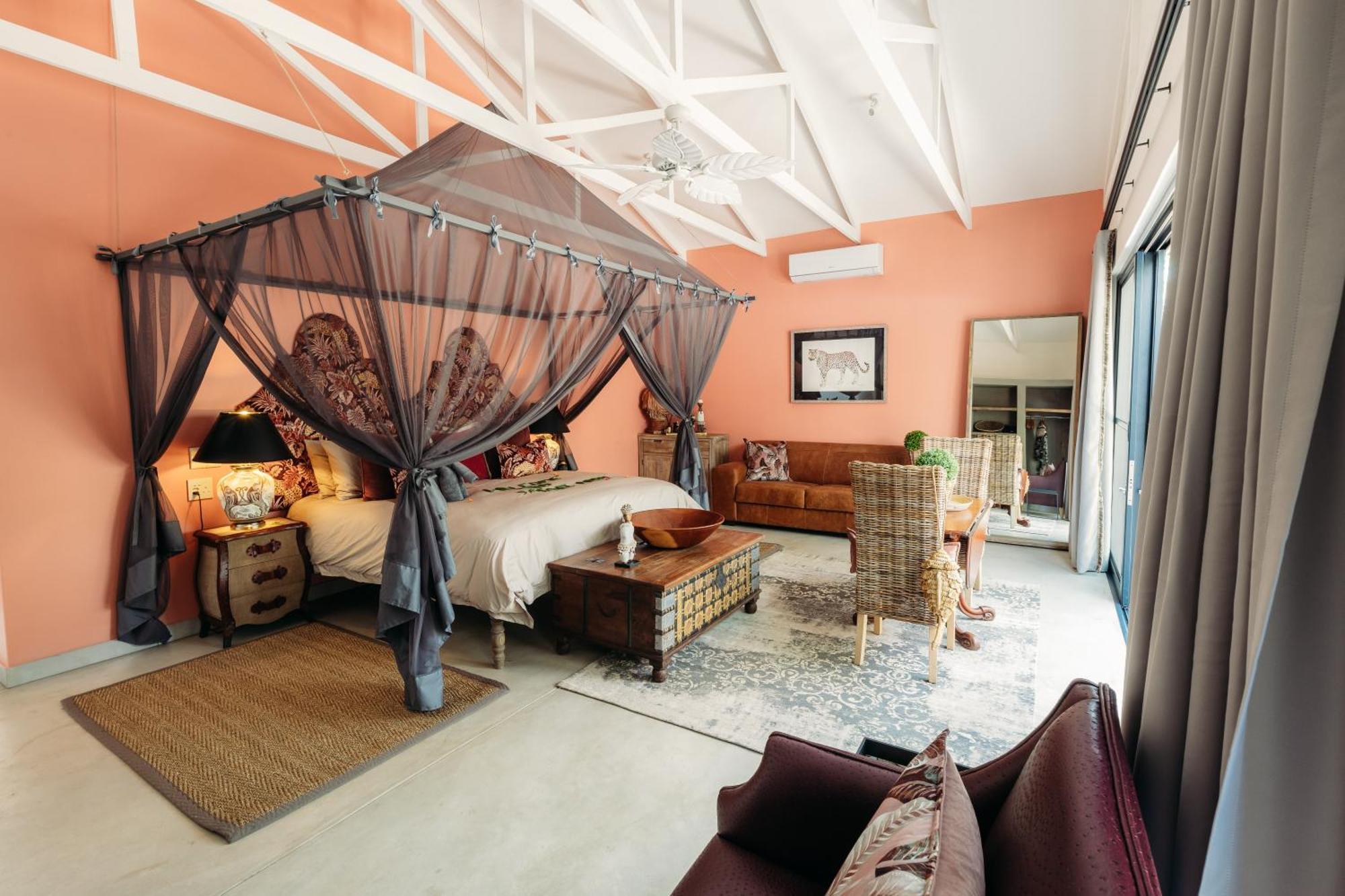 Safari Moon Luxury Bush Lodge Ходспруит Екстериор снимка