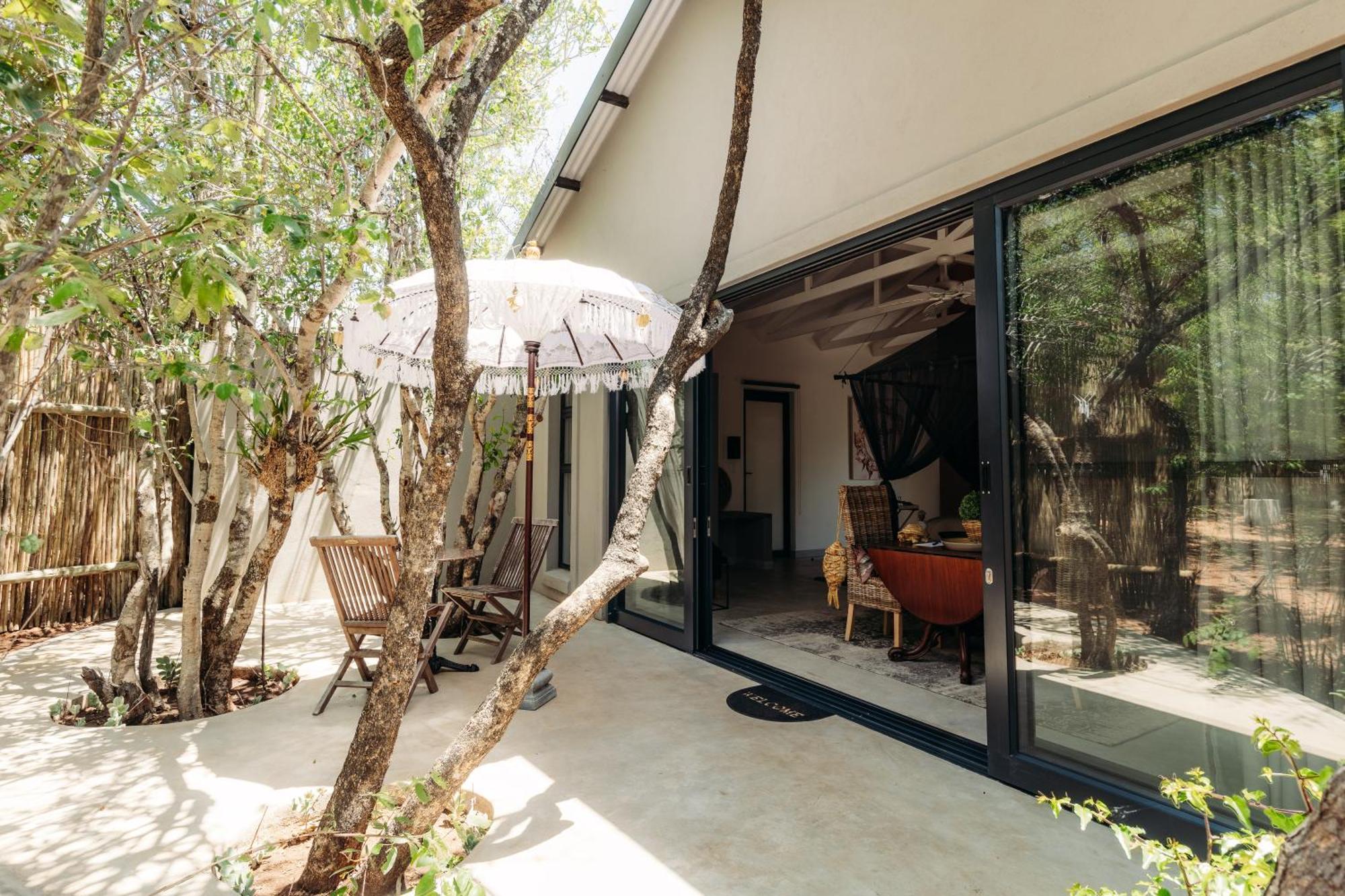 Safari Moon Luxury Bush Lodge Ходспруит Екстериор снимка