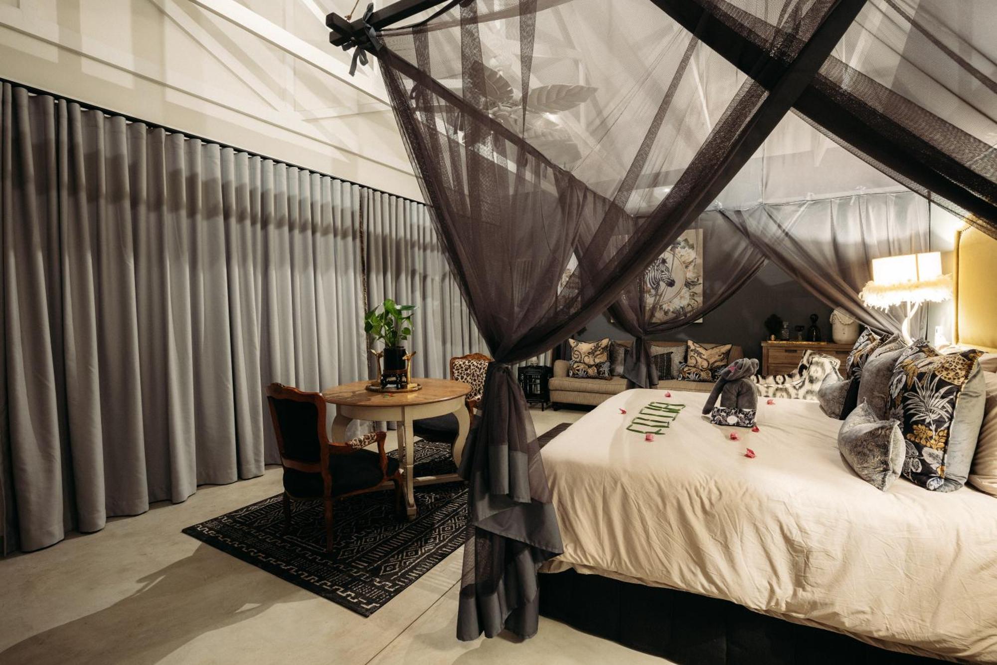 Safari Moon Luxury Bush Lodge Ходспруит Екстериор снимка
