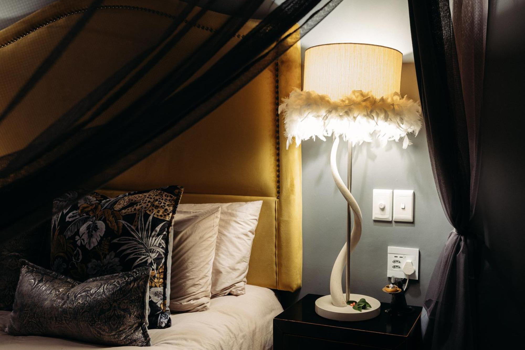 Safari Moon Luxury Bush Lodge Ходспруит Екстериор снимка